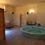 Fabianics Kastely Bed & Breakfast Misefa