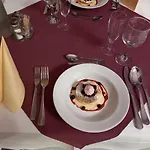 Fabianics Kastely Bed & Breakfast 3*