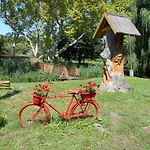 Fabianics Kastely Bed & Breakfast Misefa