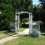 Fabianics Kastely Bed & Breakfast Misefa