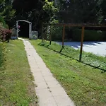 Bed & Breakfast Fabianics Kastely 3*