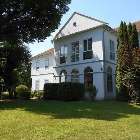 Bed and breakfast Fábiánics Kastély 3*