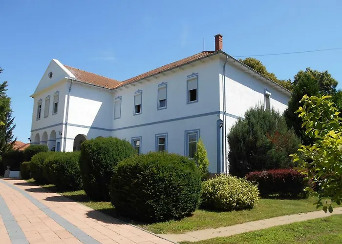 Bed and breakfast Fábiánics Kastély 3*