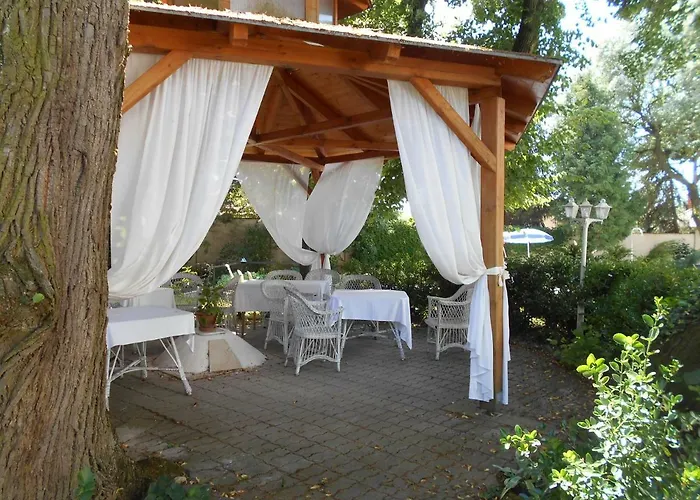 Fábiánics Kastély Bed and breakfast Misefa