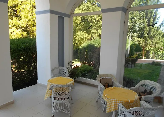 Fábiánics Kastély Bed and breakfast